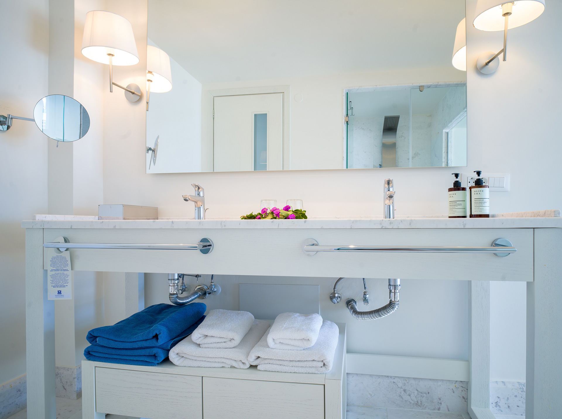 Knossos Beach Bungalow Water Front bathroom double washbasins