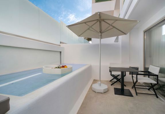 Knossos Beach Lower Ground Level Suite With Private Pool DSCF5179